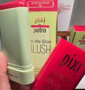 On the Glow Blush – PIXI by Petra